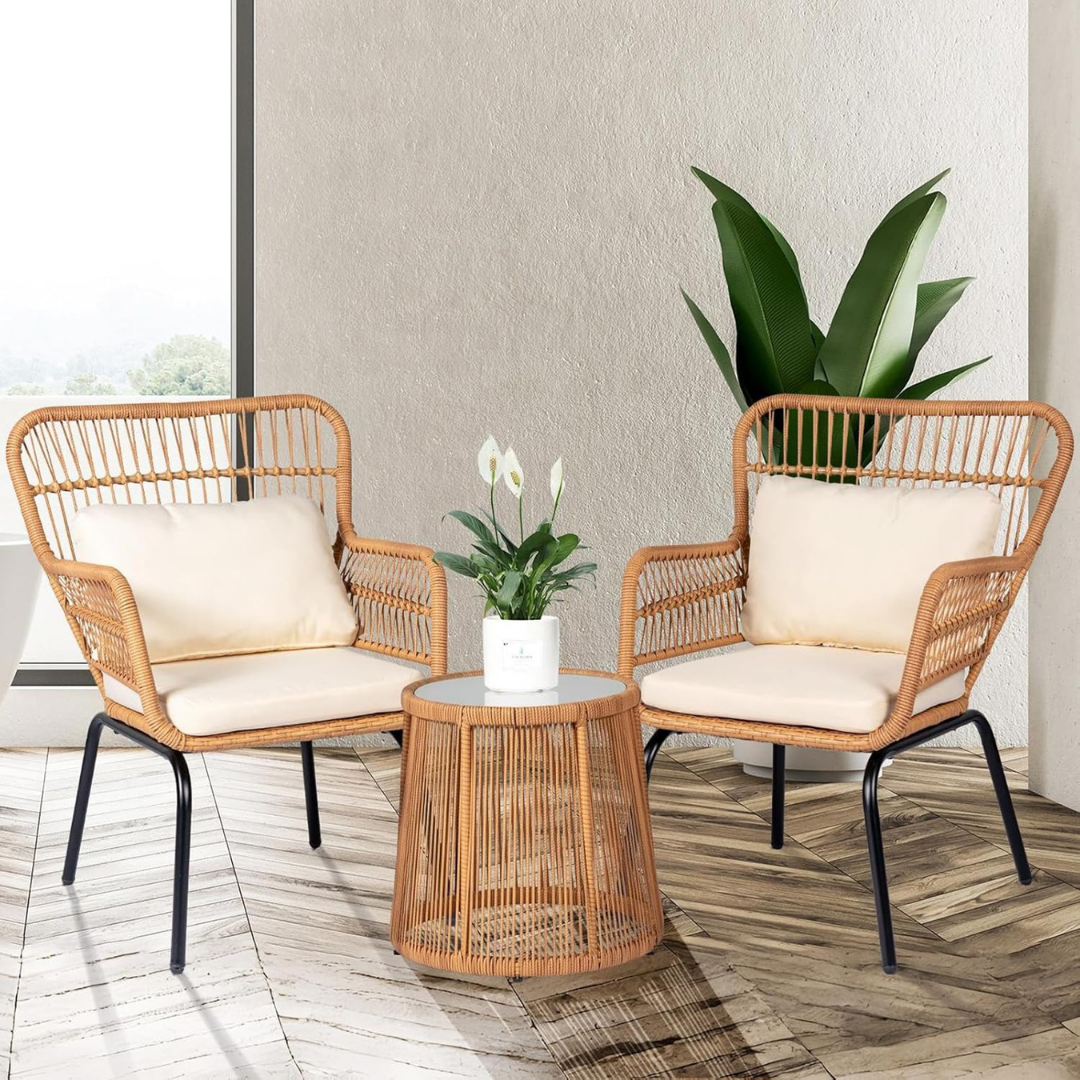 ™Rattanora | סט רהיטי פטיו 3 חלקים – רטאן, כריות ושולחן צד